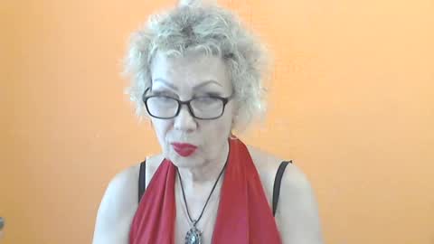 NessyJenixs online show from June 16, 8:35 am