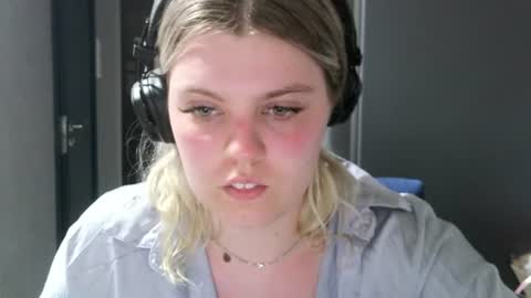 never_enoughh online show from July 19, 5:59 pm