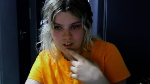 never_enoughh online show from July 21, 6:21 pm