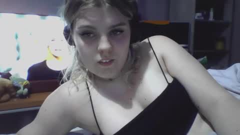 never_enoughh online show from July 27, 8:36 pm