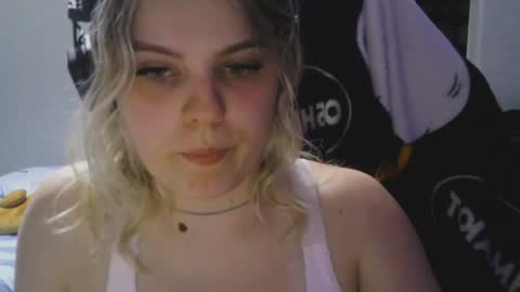 never_enoughh online show from July 28, 5:41 pm