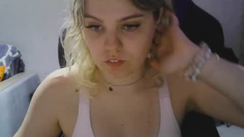 never_enoughh online show from July 29, 4:58 pm