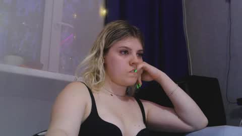 never_enoughh online show from August 12, 5:37 pm
