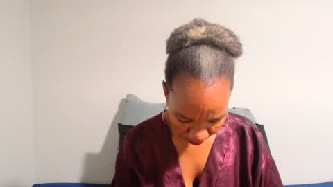newbootyxx online show from August 12, 4:59 am