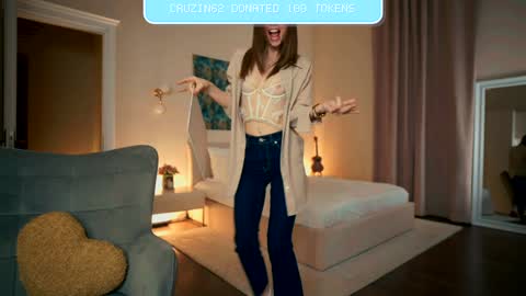 newchloe18 online show from March 20, 7:06 pm
