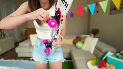 newchloe18 online show from August 1, 12:11 pm