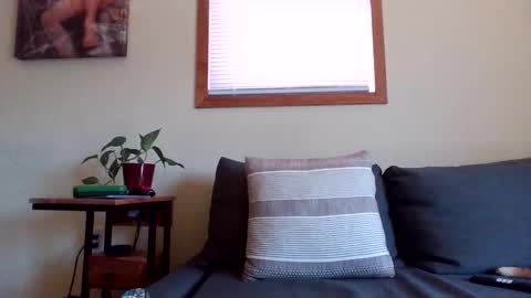 newhallboxer online show from March 11, 3:42 pm