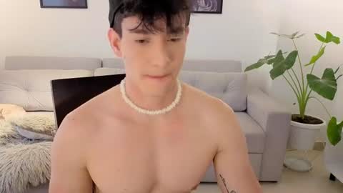   online show from August 3, 4:58 pm