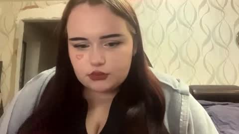 Emilia online show from August 13, 3:48 pm