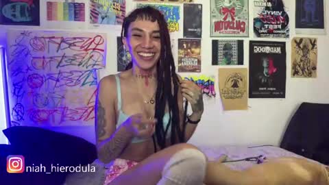 niah online show from August 6, 1:59 am