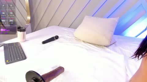 Nia  online show from August 2, 8:27 pm
