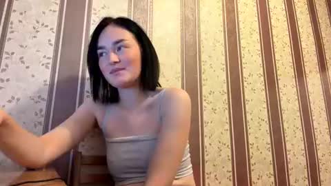 Evie online show from August 12, 9:28 pm