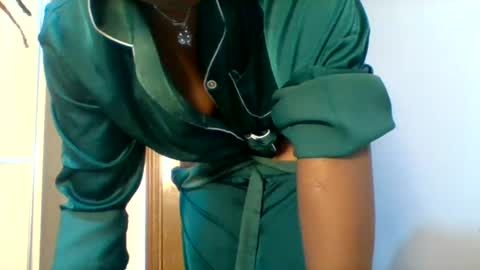 niceass_95 online show from August 5, 9:46 pm