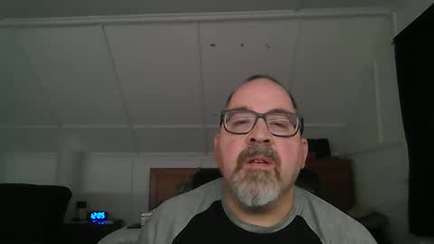 niceguy7208 online show from May 17, 4:02 am