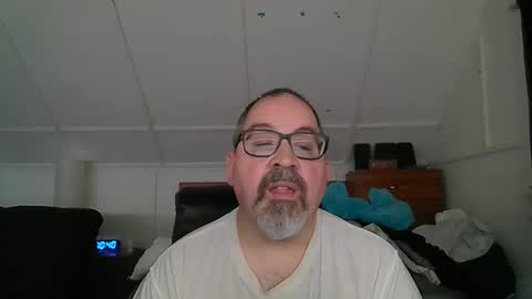niceguy7208 online show from June 8, 2:39 am