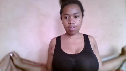 nicelly01 online show from August 12, 7:33 am