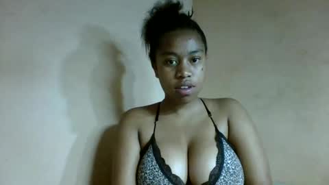 nicelly01 online show from August 12, 3:58 pm