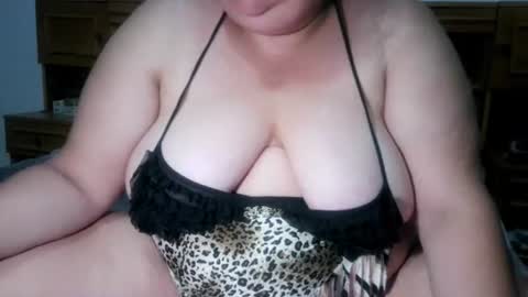 Nicholle online show from August 3, 3:13 am
