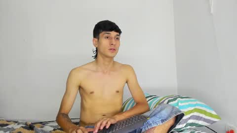 nick_damon online show from August 5, 2:53 am