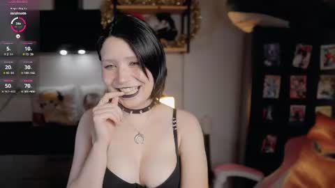 nickari_x online show from August 8, 6:35 am