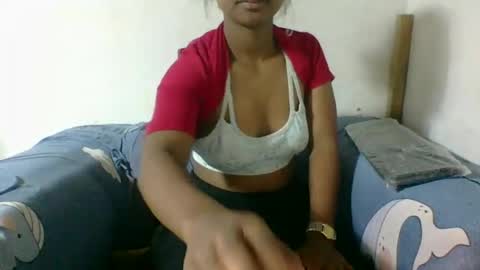 nickiqqyuu online show from August 11, 1:18 am