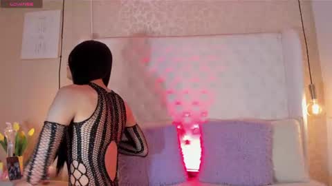 nickiwestt___ online show from August 8, 7:58 pm