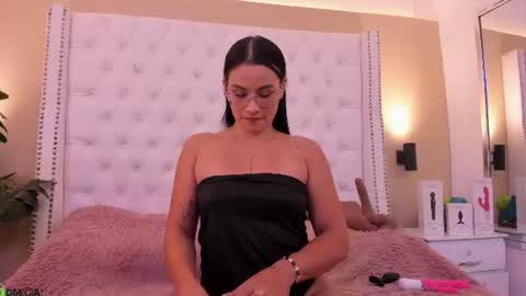 nickky online show from August 14, 6:00 pm