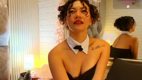 nickollsaenz online show from August 3, 3:35 am