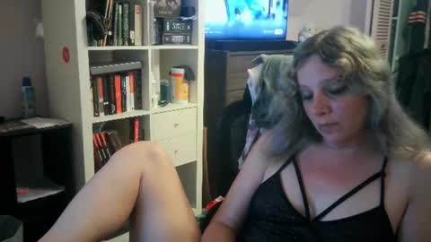 Nicky Valentine online show from August 1, 1:33 am
