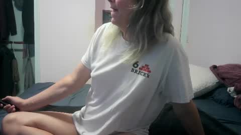 Nicky Valentine online show from August 14, 1:31 am