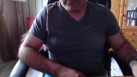 nico82_fr online show from April 11, 9:28 am