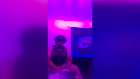 YourServerBoy21 online show from June 25, 3:20 am