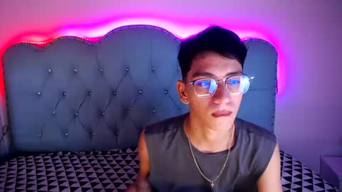 Nicolas online show from August 12, 11:45 am