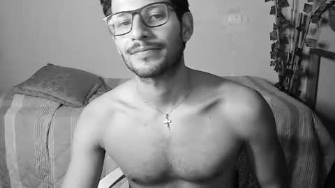 nicolasrodrii online show from June 28, 4:15 am