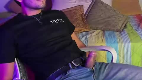 nicolasrodrii online show from July 3, 11:40 pm