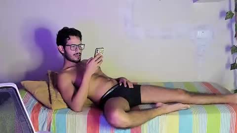 nicolasrodrii online show from July 10, 8:58 pm