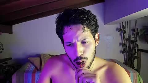 nicolasrodrii online show from July 10, 11:10 pm