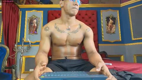 Nicolas online show from August 14, 3:04 pm