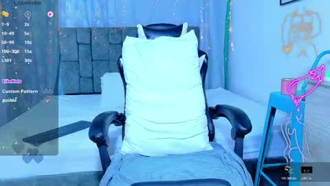 nicolastorres__ online show from August 12, 1:30 am