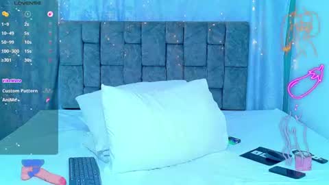 nicolastorres__ online show from August 12, 4:48 am