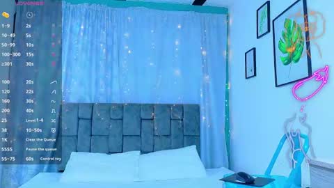 nicolastorres__ online show from August 15, 6:50 am