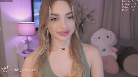 Nicole online show from May 19, 9:04 pm