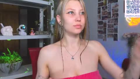 Nicole online show from July 25, 9:19 pm