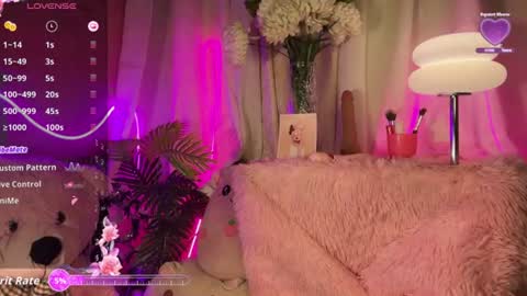 nicolecellini online show from July 27, 11:54 pm