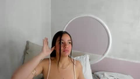 Nicole online show from August 10, 2:40 pm