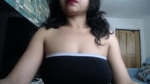 Nicole online show from August 12, 6:32 pm