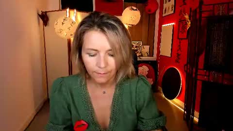 nicolehits online show from August 10, 12:06 pm