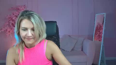 nicolehits online show from August 13, 4:43 pm