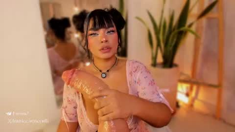Nicol give it a thumbs up please its important  online show from August 6, 9:47 pm