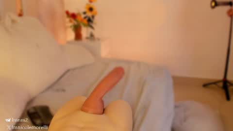 Nicol give it a thumbs up please its important  online show from August 12, 8:33 pm
